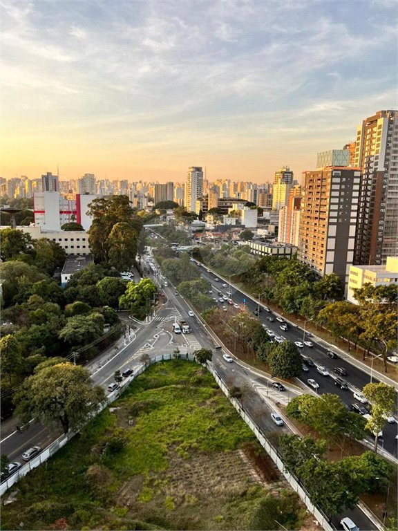 Sala à venda com 1 suíte em Indianópolis, São Paulo, SP