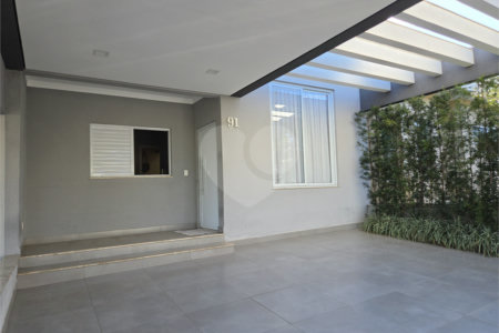 Casa à venda com 2 quartos, sendo 1 suíte, no condomínio Horto Florestal II, Sorocaba - SP