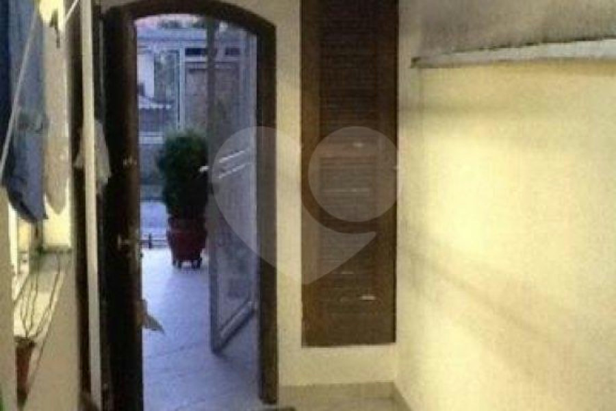 Casa à venda com 3 quartos, sendo 1 suíte, no condomínio Praça Doutor José Augusto César,12, São Paulo - SP
