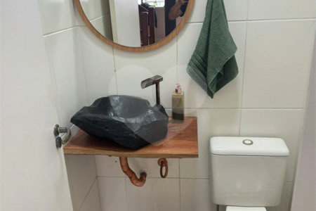 Casa à venda com 3 quartos, sendo 1 suíte, no condomínio Vilage Palmas, São Paulo - SP