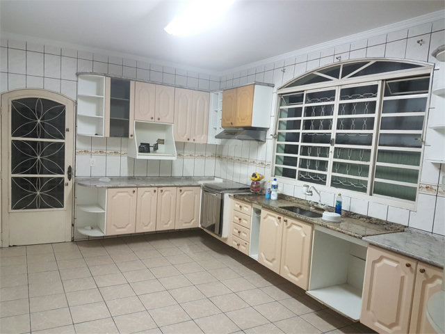 Sobrado à venda com 3 quartos, sendo 1 suíte, em Jardim Valéria, Guarulhos, SP