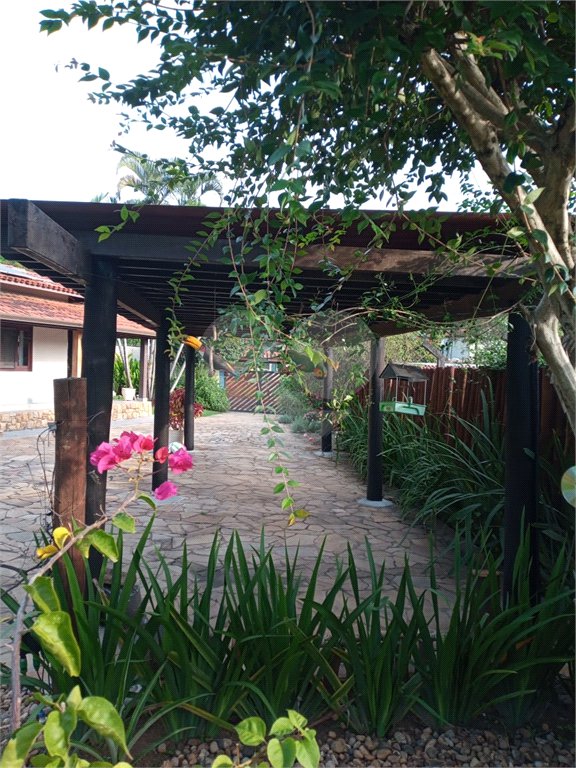 Casa à venda ou para alugar com 3 quartos, sendo 1 suíte, no condomínio Recanto Florido, Vinhedo - SP