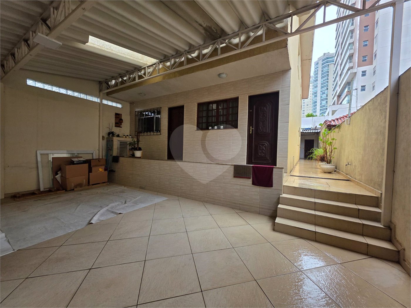 Sobrado à venda com 6 quartos, sendo 3 suítes, em Santa Teresinha, São Paulo, SP