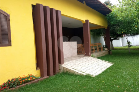 Casa à venda com 4 quartos, sendo 1 suíte,  em Vila Bela Flor, Mogi das Cruzes, SP