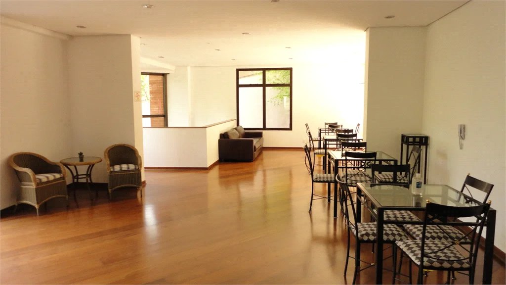 Apartamento à venda com 3 quartos, sendo 1 suíte, em Vila Andrade, São Paulo, SP
