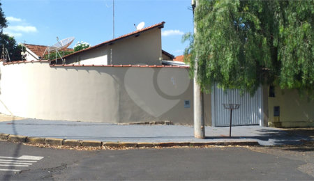Casa à venda com 2 quartos, sendo 1 suíte,  em Jardim Universal, Araraquara, SP