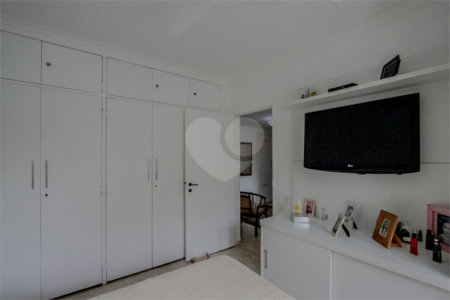 Apartamento à venda com 4 quartos, sendo 1 suíte, em Granja Julieta, São Paulo, SP