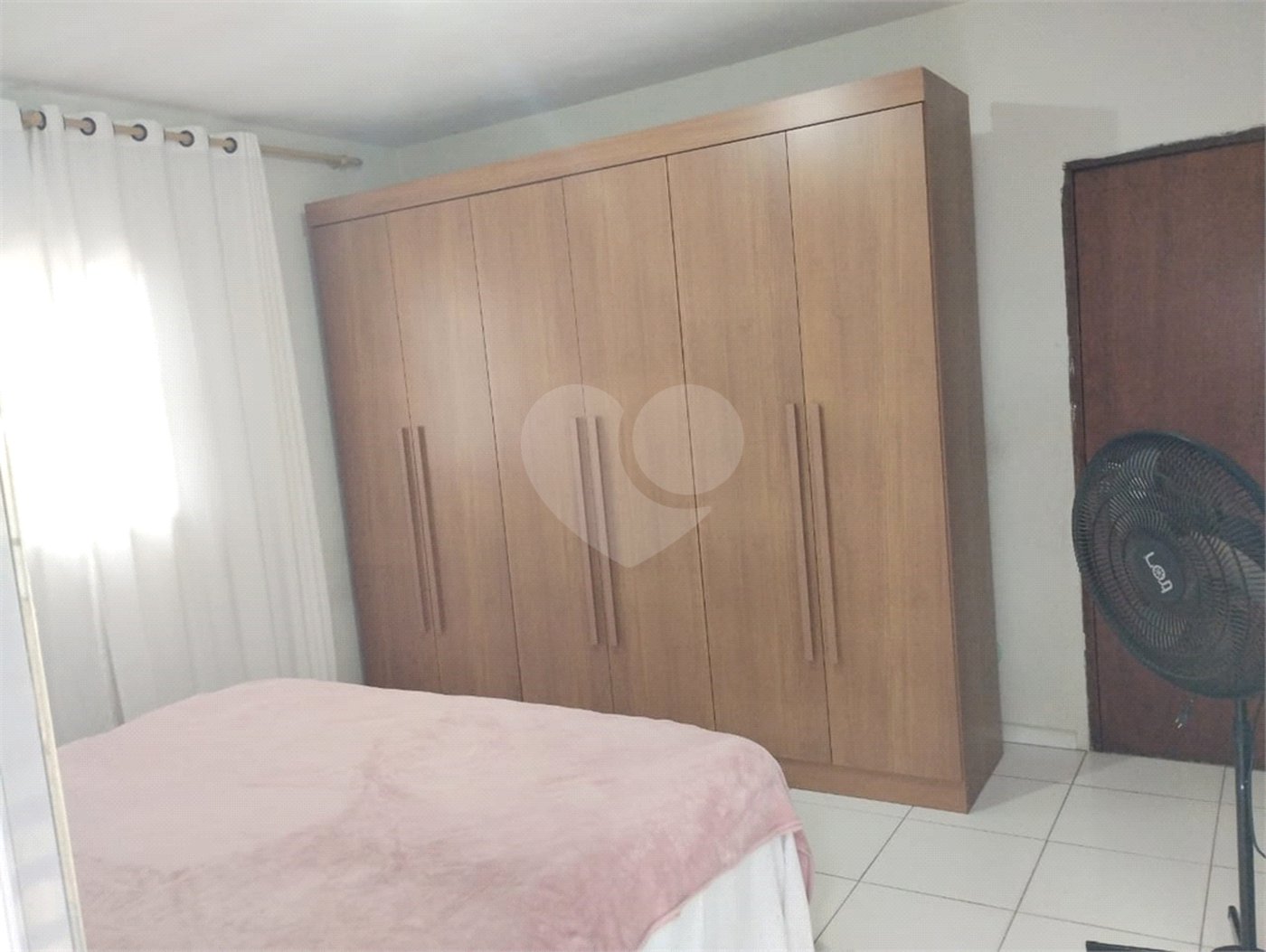 Sobrado à venda com 3 quartos, sendo 1 suíte,  em Jardim Varan, Suzano, SP