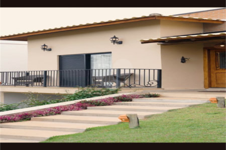 Casa à venda com 4 quartos, sendo 2 suítes,  no condomínio Riviera de Santa Cristina XIII, Paranapanema - SP