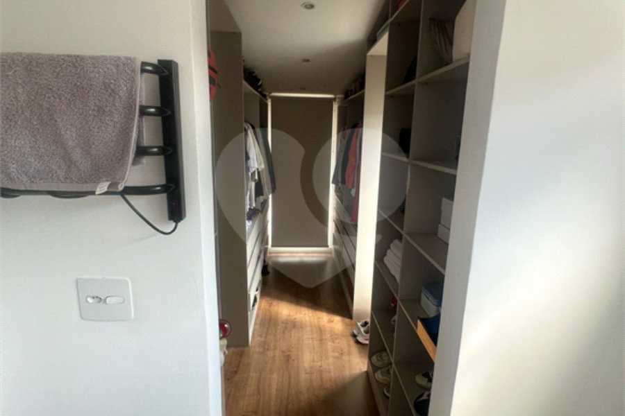 Sobrado à venda com 3 quartos, sendo 1 suíte,  em Vila Irmãos Arnoni, São Paulo, SP