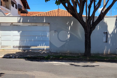 Casa à venda com 3 quartos, sendo 1 suíte, no Centro, Araraquara, SP