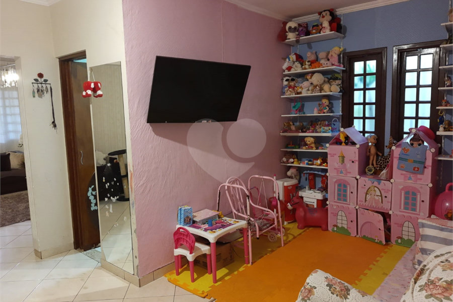 Sobrado à venda com 2 quartos, sendo 1 suíte, em Tremembé, São Paulo, SP