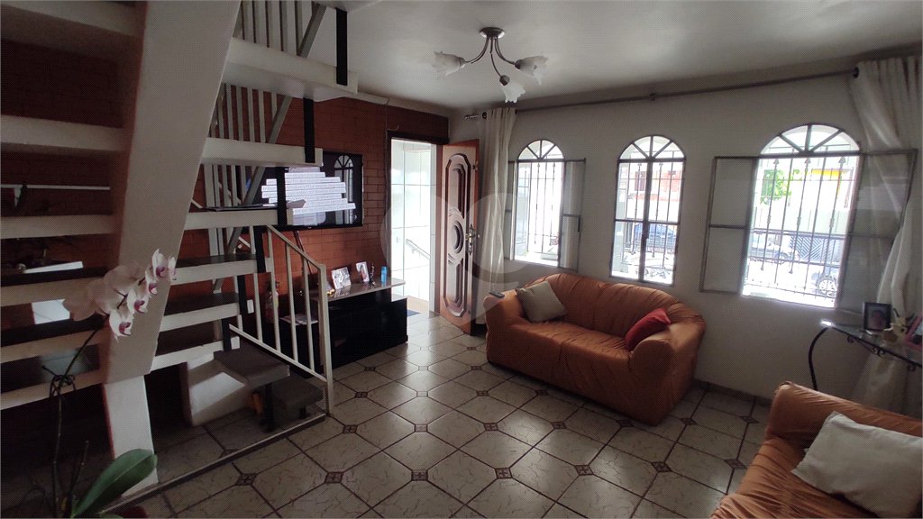 Sobrado à venda com 3 quartos, sendo 1 suíte, em Tremembé, São Paulo, SP