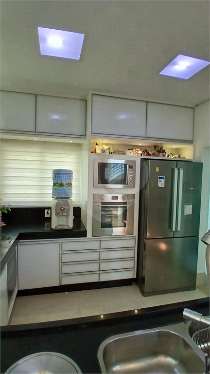 Casa à venda com 3 suítes no condomínio Figueira Garden, Atibaia - SP