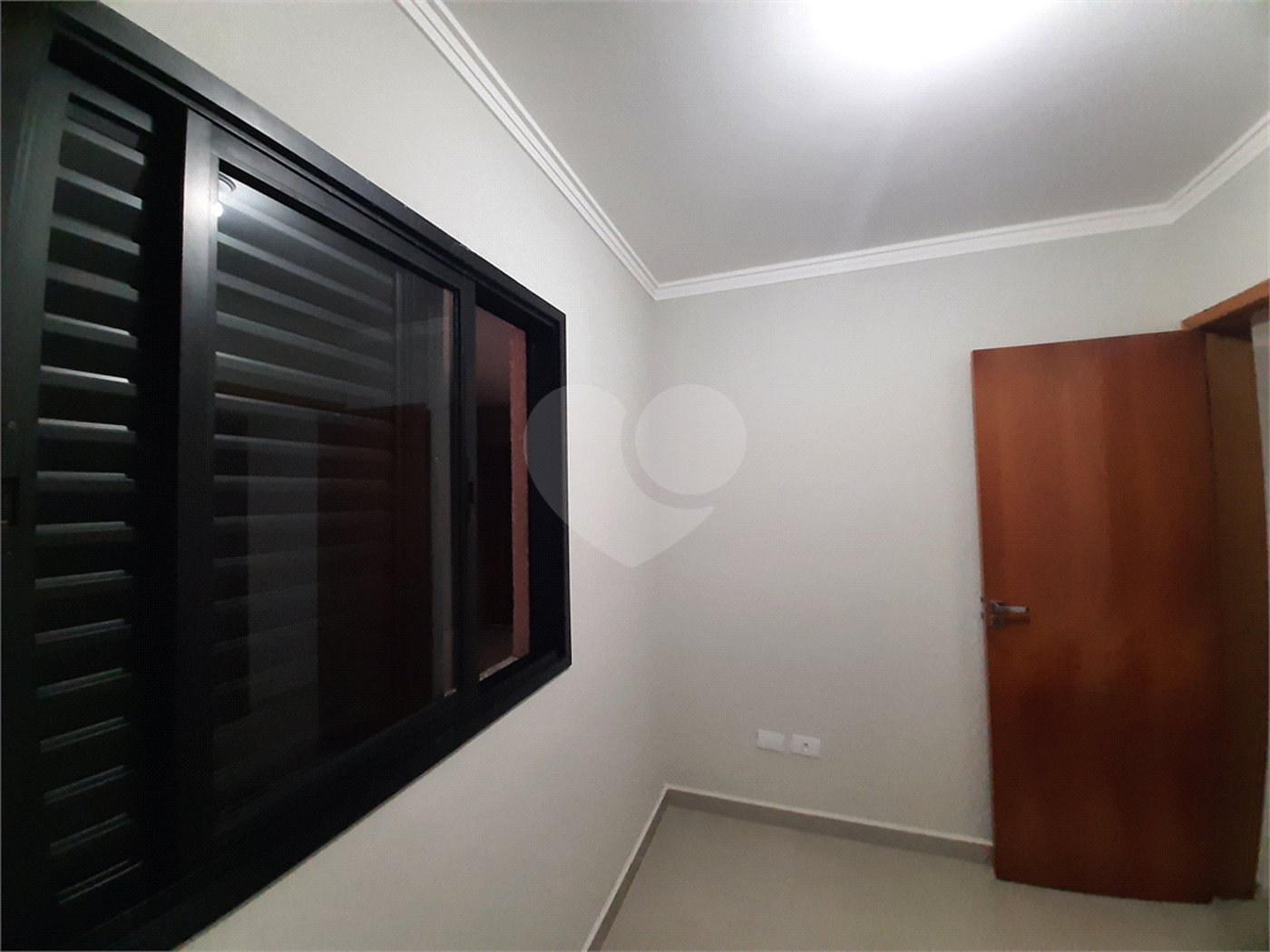 Apartamento VENDER na Vila Nivi, com 37m2, 2 quartos, 2 banheiro, sala, cozinha, SEM vaga