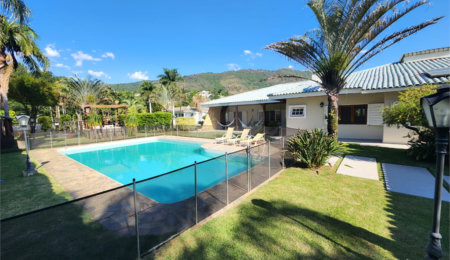 Casa à venda com 7 quartos, sendo 1 suíte, em Condomínio Flamboyant-b, Atibaia, SP