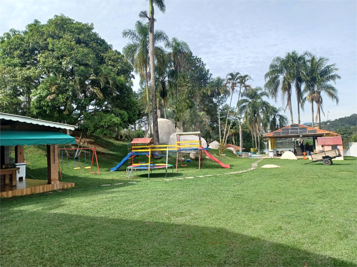 Casa à venda com 5 quartos, sendo 2 suítes, em Rio Abaixo, Mairiporã, SP