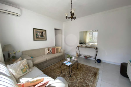 Sobrado à venda com 3 quartos, sendo 1 suíte,  em Vila Ipojuca, São Paulo, SP