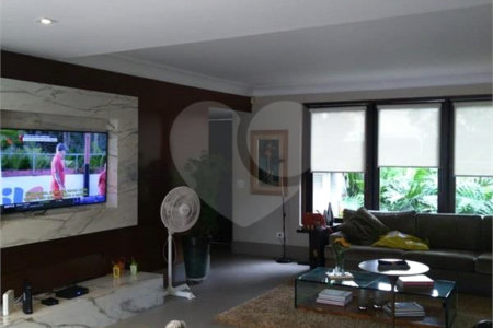 Casa à venda com 4 quartos, sendo 3 suítes, em Vila Tramontano, São Paulo, SP
