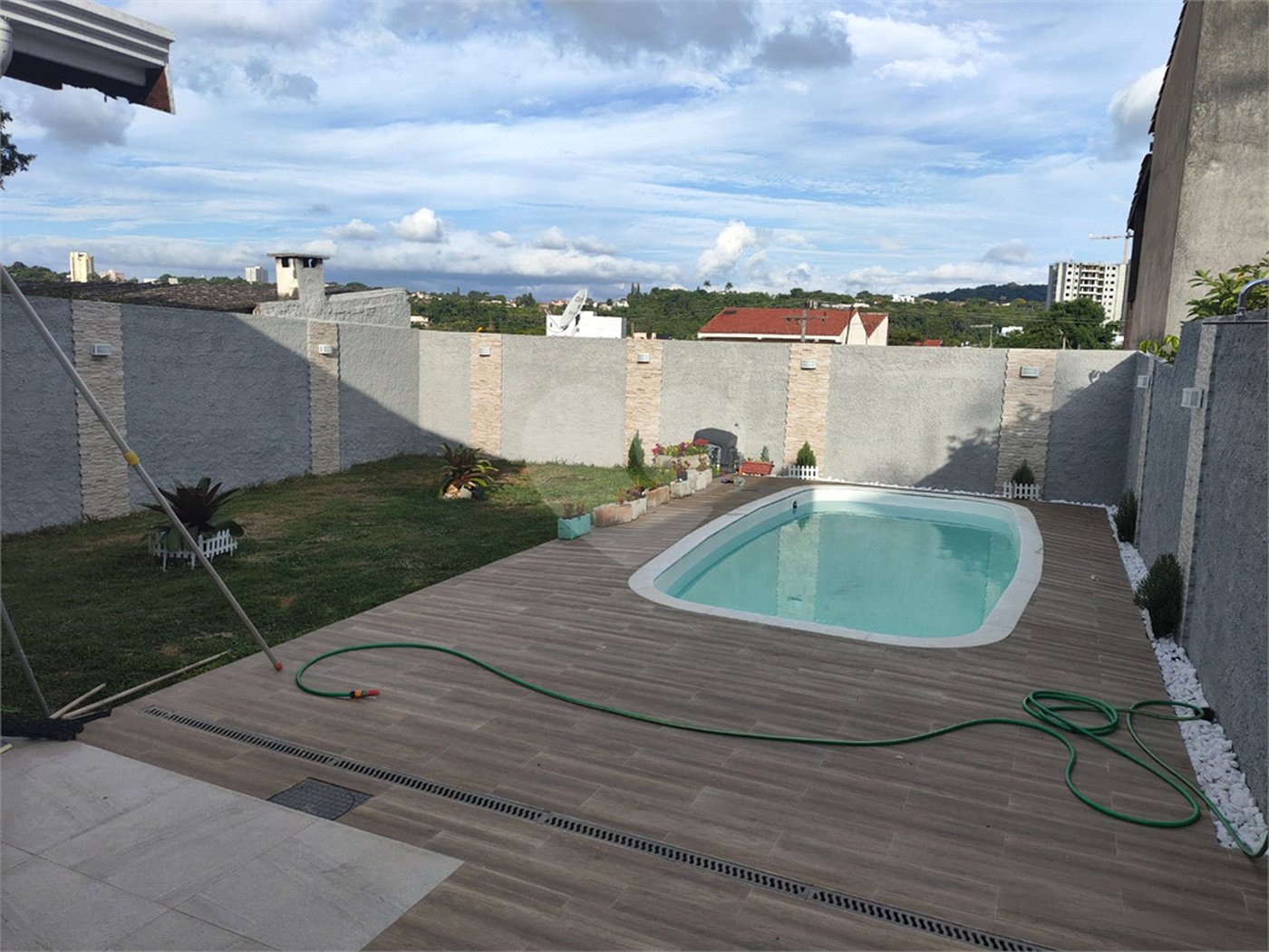 Casa Térrea à venda com 4 quartos, sendo 1 suíte,  em Vila Esperança, Atibaia, SP