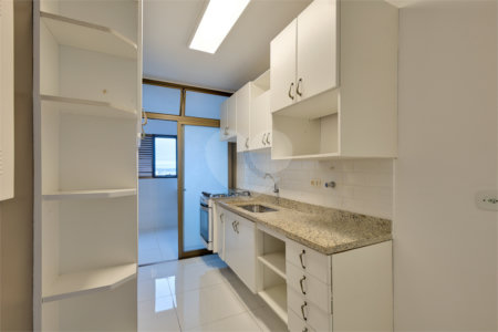 Apartamento à venda com 3 quartos, sendo 1 suíte, em Alto da Boa Vista, São Paulo, SP