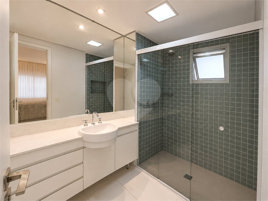 Apartamento à venda com 3 suítes em Campo Belo, São Paulo, SP