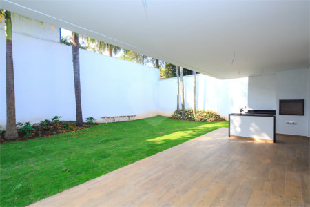 Casa à venda com 5 quartos, sendo 4 suítes, em Jardim Marajoara, São Paulo, SP