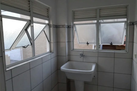 Sobrado à venda com 2 quartos em Km 18, Osasco, SP