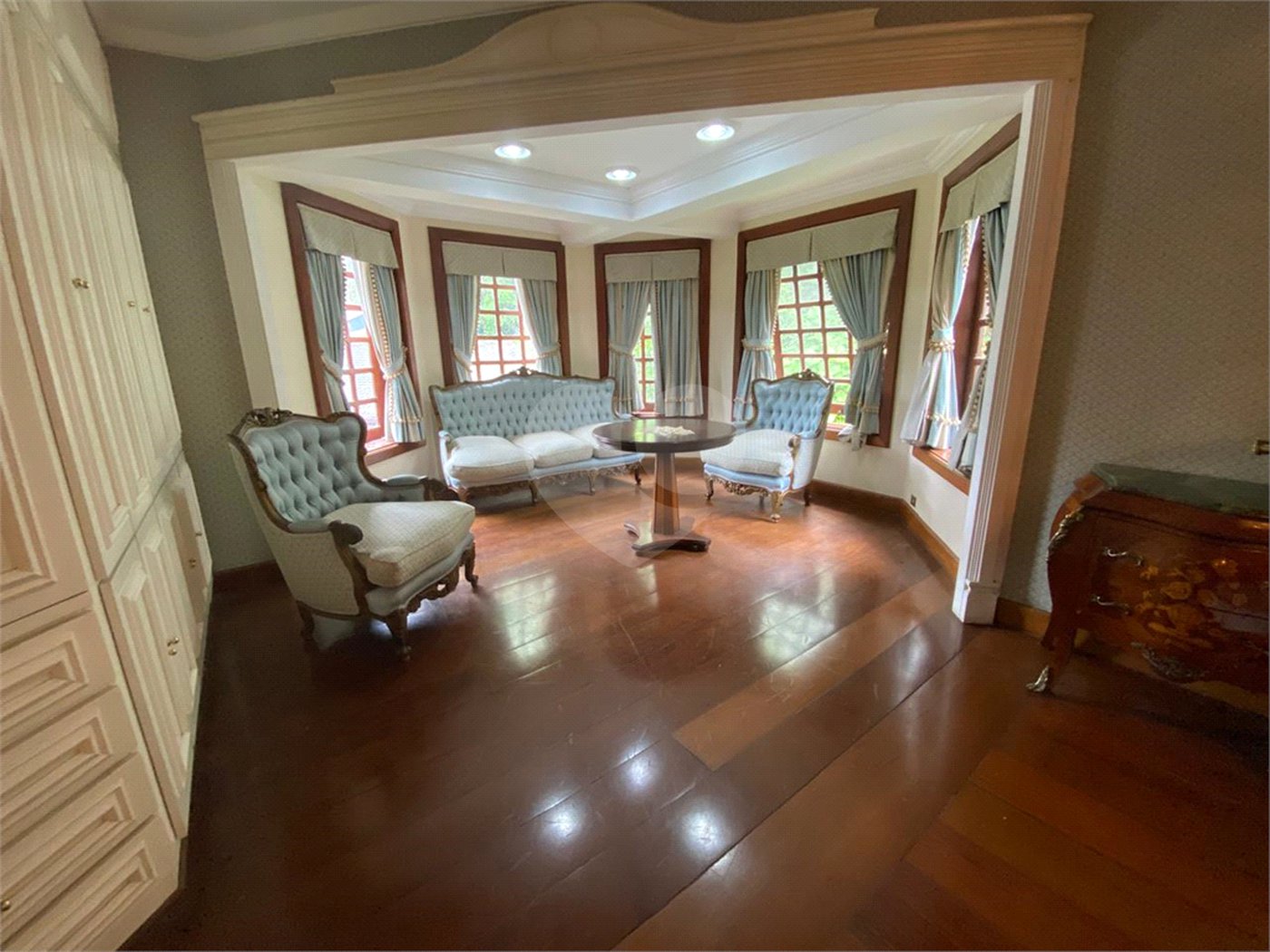 Casa à venda ou para alugar com 5 quartos, sendo 3 suítes,  em Fazenda Morumbi, São Paulo, SP