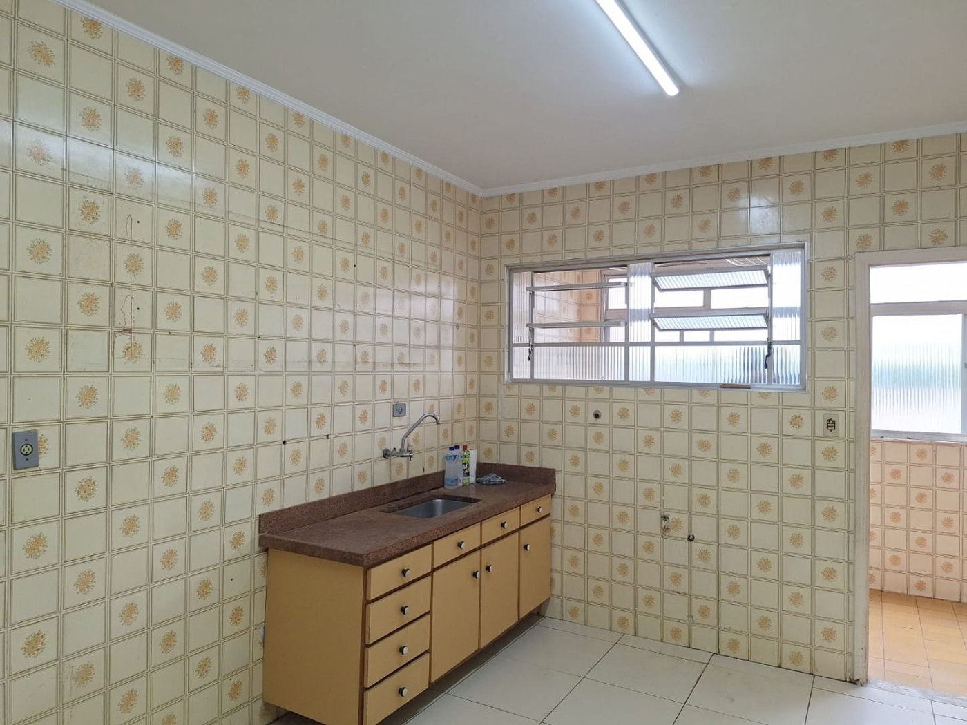 Apartamento Amplo a Apenas 120 Metros da Praia – Localização Privilegiada na Ponta da Praia!