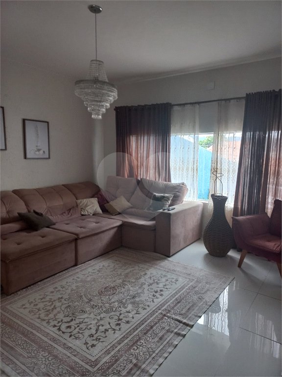 Casa Térrea à venda com 3 quartos, sendo 1 suíte,  em Vila Oliveira, Mogi das Cruzes, SP