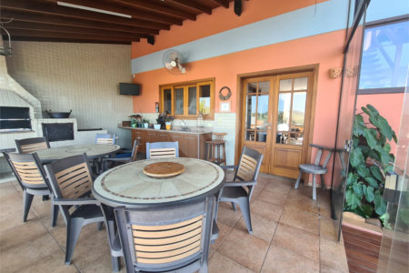 Casa à venda com 4 suítes no condomínio Santa Teresa, Itupeva - SP
