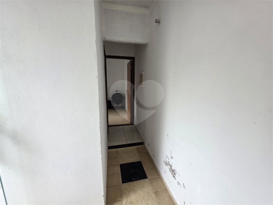 Casa térrea à venda no Douradinho com 2 quartos e edícula com mais dois quartos e 2 banheiros.