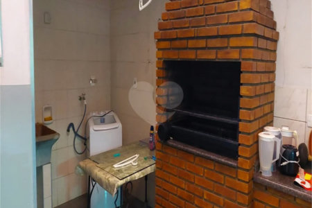Casa com dois pavimentos na Barra Funda: