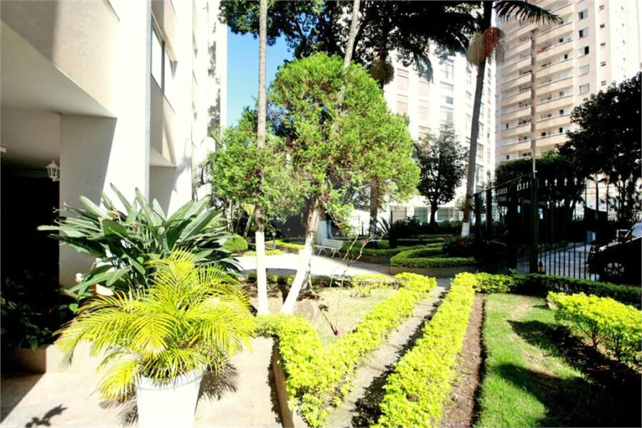 Apartamento próximo ao Metro com 03 dormitórios e 01 Suíte, 2 vagas á venda na Vila Mariana!