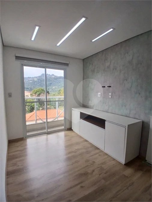 Apartamento de 2 quartos com planejados, sacada e lazer completo| Condomínio| São Roque