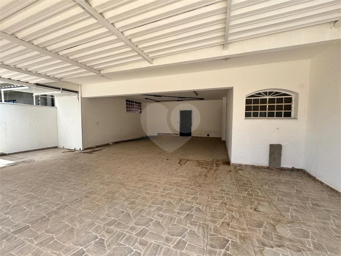 Sobrado Residencial e Comercial em Área Nobre de Piracicaba, para venda e locação.