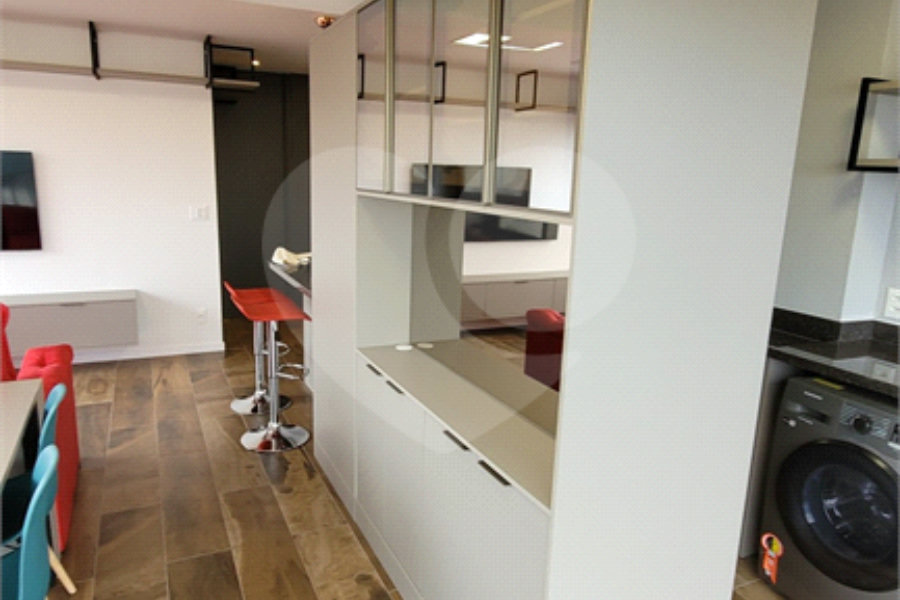 Apartamento de 2 quartos mobiliado à venda no Paraíso