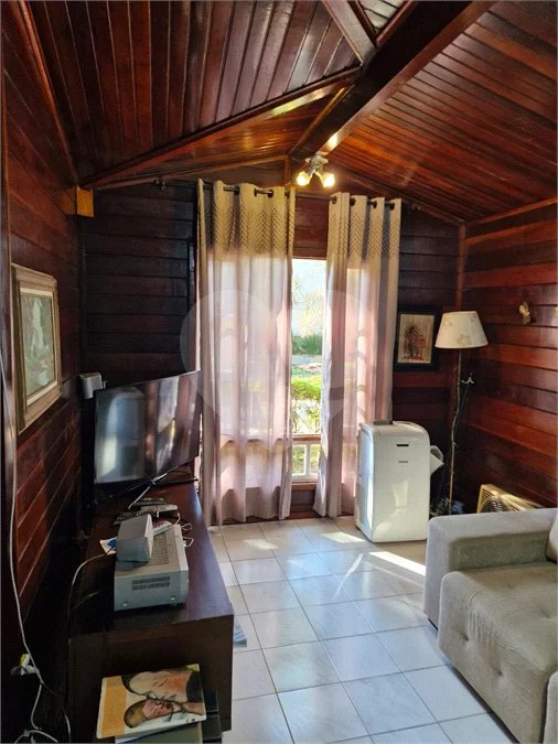 EXCELENTE RESIDÊNCIA À VENDA NO CONDOMÍNIO COLINAS VERDES – ARUJÁ/SP