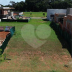 Terreno à venda no Condomínio Jardim Villa Sapezal, em Indaiatuba (Chácara Alvorada) — R$ 580.000,00 - Terreno com 360m² de área total (12x30), o terreno é plano e está localizado na entrada do condominio,O Jardim Villa Sapezal conta com infraestrutura completa, ruas largas e pavimentadas, portaria