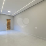 Indaiatuba - SP - Condominio Dona Lucilla - Valor R$2.295.000,00 - 3 suítes + escritório + lavabo - Terreno: 300m2 - Construção: 188m2 - Diferenciais - Móveis planejados no escritório, sala de TV, lavabo, cozinha, área gourmet, lavanderia, banheiros e closet - Ar condicionado em todos os ambie