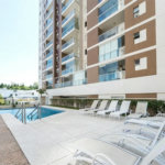 Apartamento mobiliado de 102 m² para locação no Centro de São Bernardo do Campo, com 3 dormitórios, 1 suíte, varanda gourmet com vista para o Paço Municipal, 2 vagas e lazer completo.