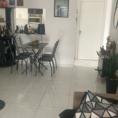 Apartamento aconchegante com 2 dormitórios, sendo 1 suíte, ao lado do Shopping Raposo!