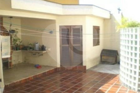 Sobrado à venda com 3 quartos, sendo 1 suíte, em Campo Belo, São Paulo, SP