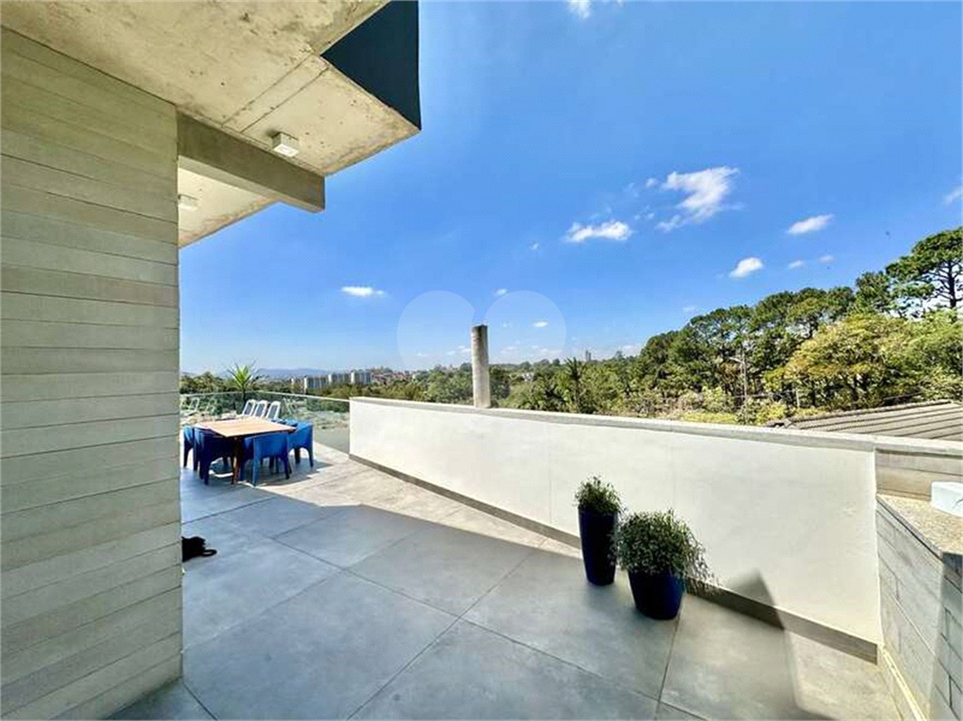 Casa Contemporânea e Mobiliada no Condomínio Palos Verdes – A Essência do Alto Padrão na Granja Viana – 7 suítes, 4 pavimentos com elevador