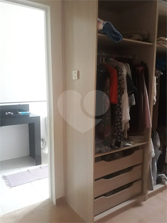 Sobrado à Venda no Condomínio Picollo Villagio com mobilha
