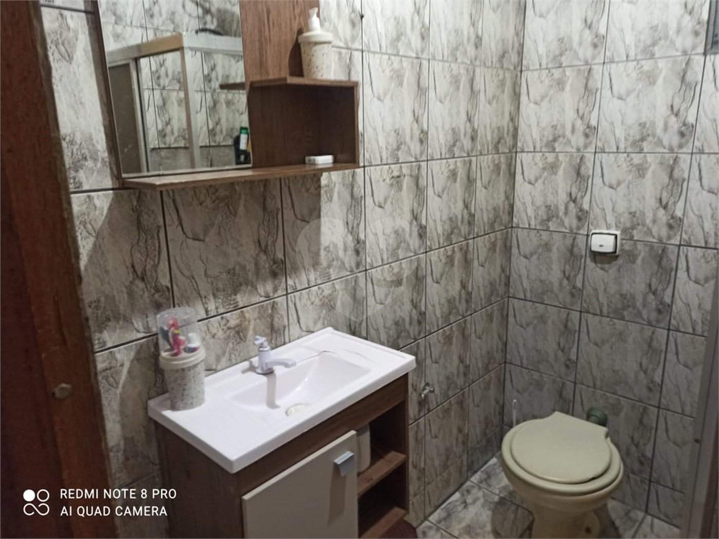 Casa Térrea com 2 dormitórios.