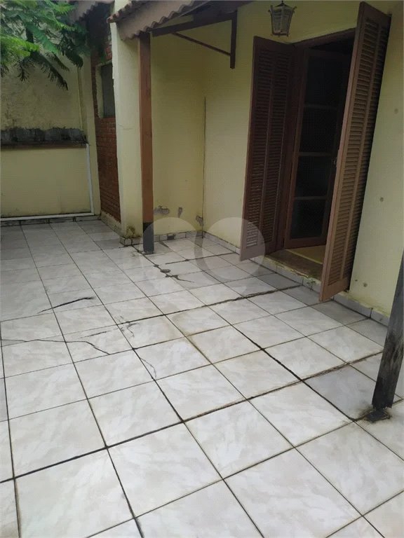 Sobrado à venda no Planalto Paulista de 232 metros quadrado com 3 suítes e 3 vagas.
