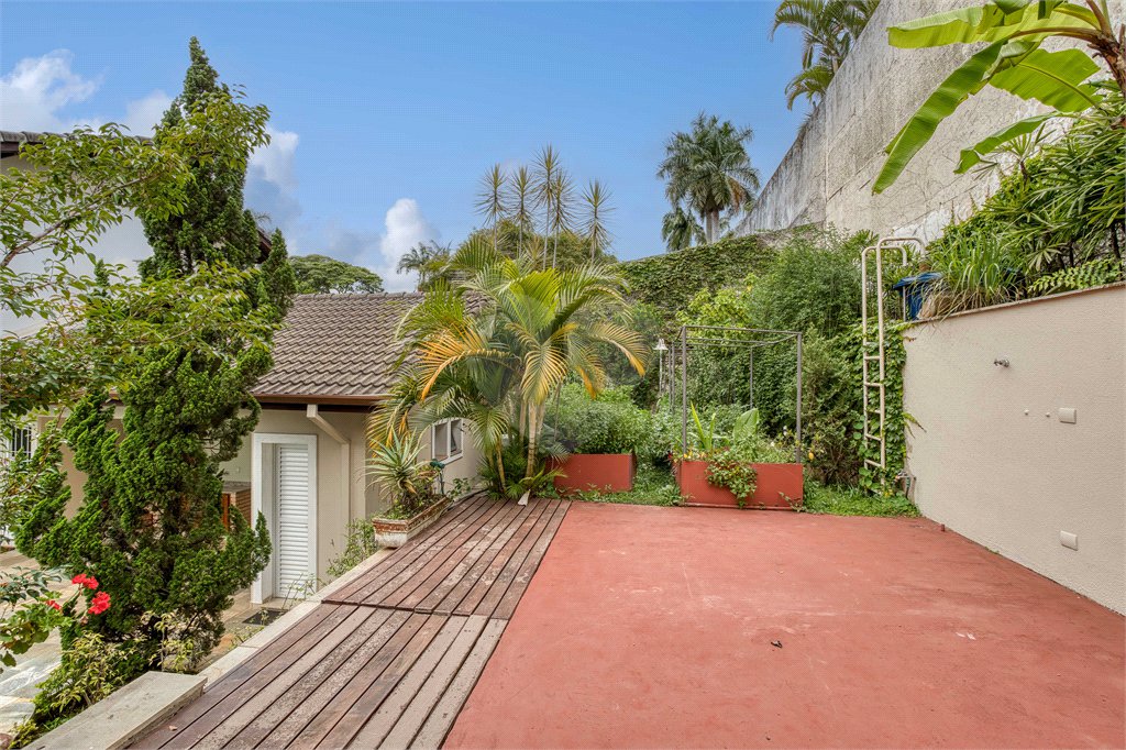 Casa à venda com 4 suítes em Chácara Monte Alegre, São Paulo, SP