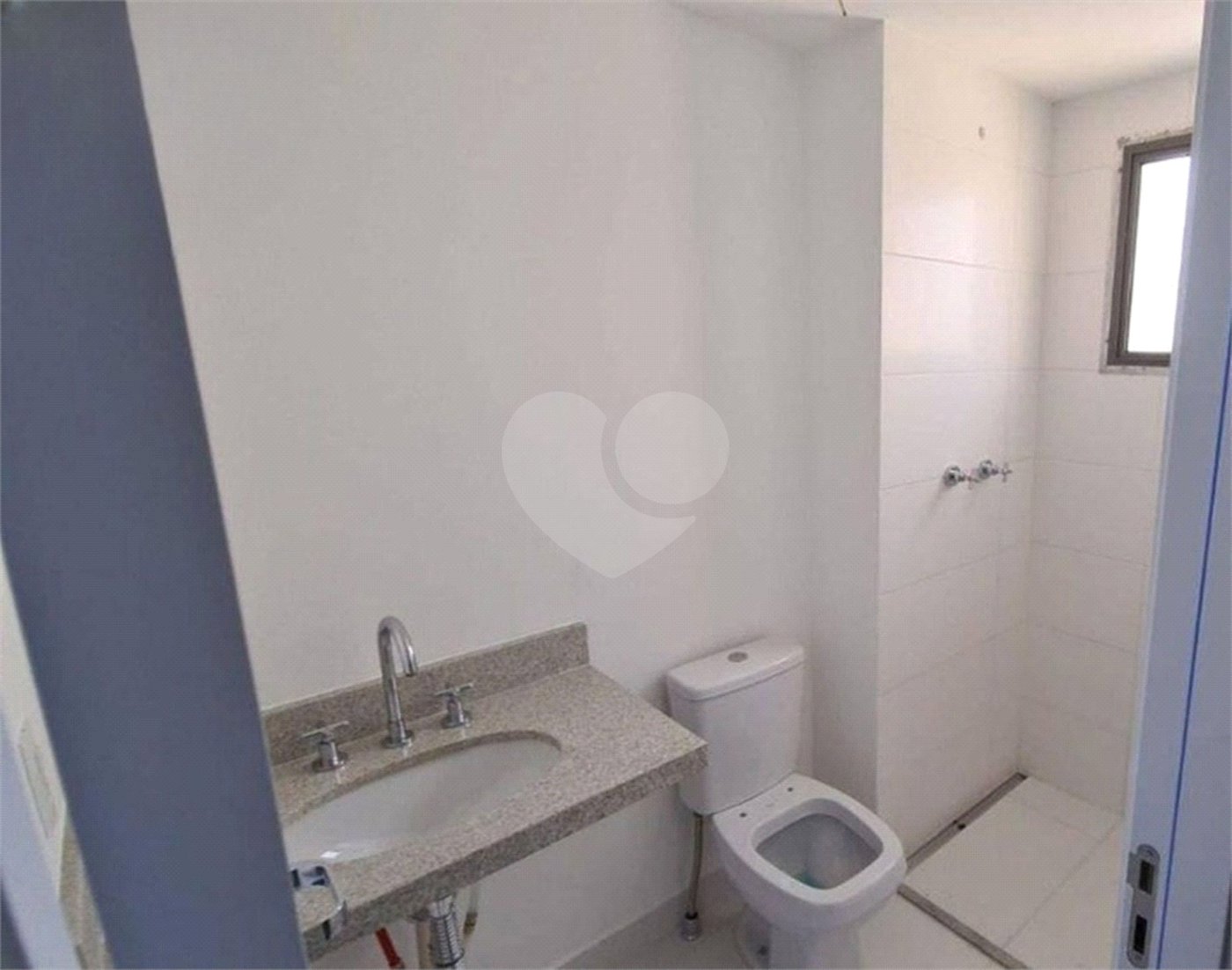 Apto com 159m² área útil com 3 suítes 2 vagas varanda gourmet e lazer completo.